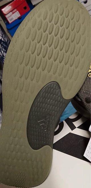 Scarpe sportive Adidas verdi e oro