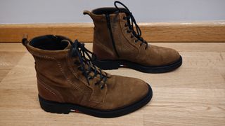 Stivali Tommy Hilfiger in pelle scamosciata