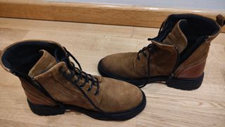 Stivali Tommy Hilfiger in pelle scamosciata