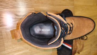 Stivali Tommy Hilfiger in pelle scamosciata