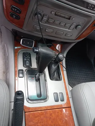 Toyota Land Cruiser 100 2003