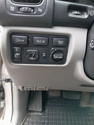 Toyota Land Cruiser 100 2003