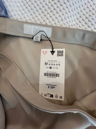 Falda asimétrica Zara satén encaje M