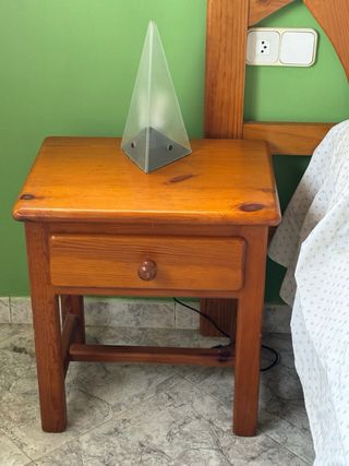 Juego 2 mesitas noche madera pino y cabezal cama