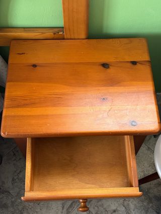 Juego 2 mesitas noche madera pino y cabezal cama