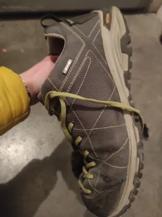 Botas de montaña talla 44