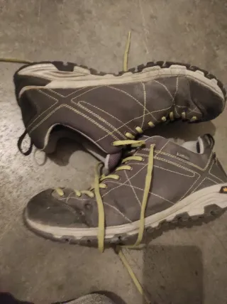 Botas de montaña talla 44