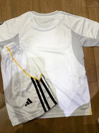 Conjunto Real Madrid Niño Adidas