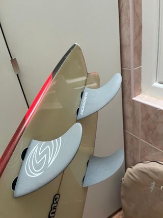 Tabla de surf ( funda Ocean Earth de regalo)