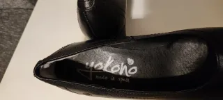 Zapatos de tacón en piel Yokono negros