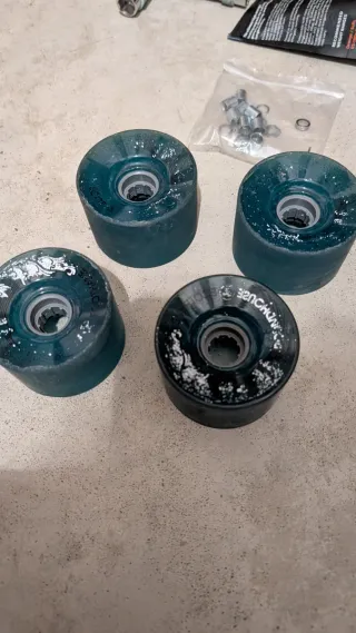 Carver Roundhouse Ecothane 75mm x 81A