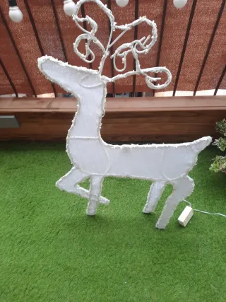 Rinoceronte natalizio con luci