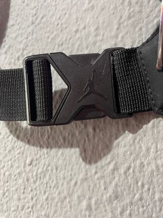 Bandolera Jordan Negra *Negociable* entre (20-25€)