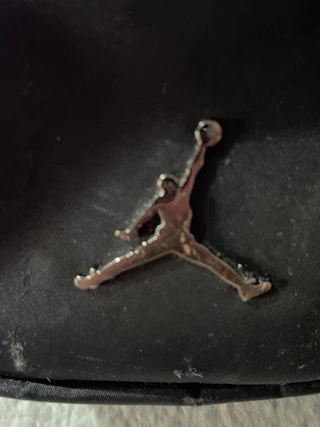 Bandolera Jordan Negra *Negociable* entre (20-25€)