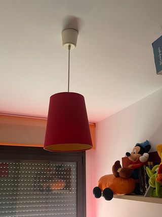 Lampada da soffitto con tessuto rosso