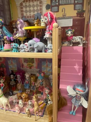 Muñecas Enchantimals y animales