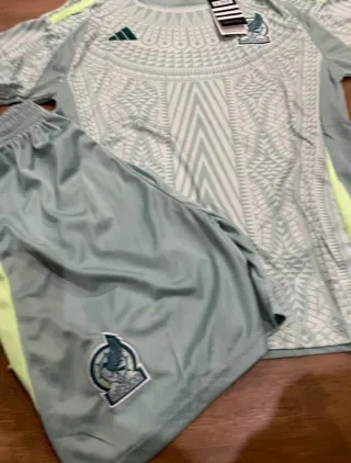 Conjunto Fútbol Niño México Adidas