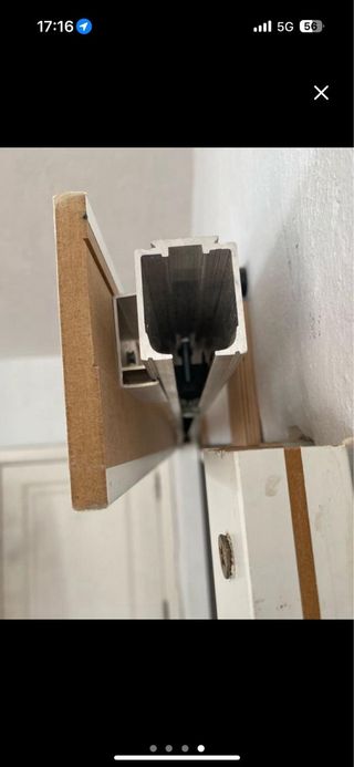 Puerta corredera blanca