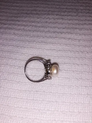 Anillo perla y cristales plata