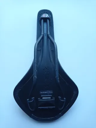 Sillín bici Fizik negro