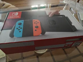 Nintendo Switch Azul y Rojo como nueva