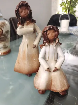 Pareja Figuras Barro Niñas La grande mide 30cm