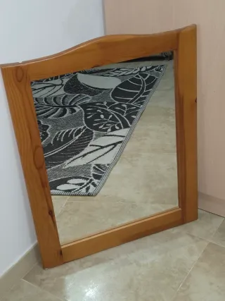 Specchio antico con cornice in legno