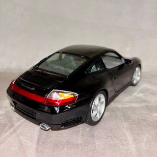 Porsche 911 996 Carrera 4S Maisto 1:18