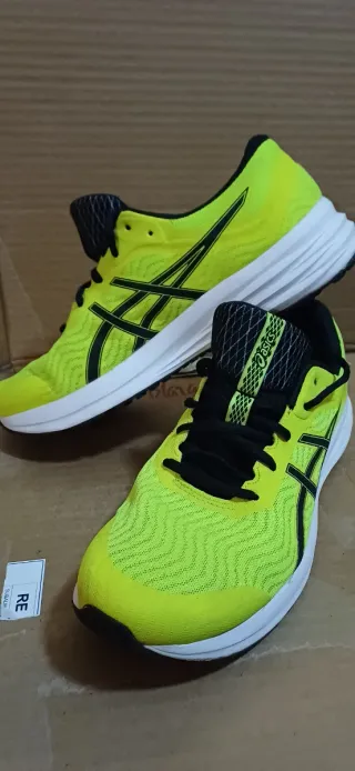 Zapatillas Asics Talla 43.5 Amarillo limón y negro