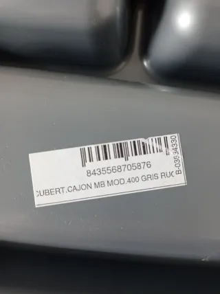 Cubertero gris de plástico