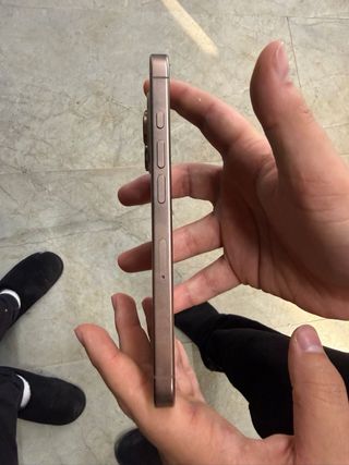 iPhone 16 Pro 128GB Dorado