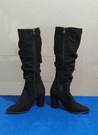 Stivali similcamoscio tg. 36