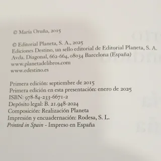 Libro Puerto escondido María Oruña