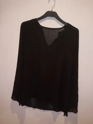 Blusa fiesta negra bordada