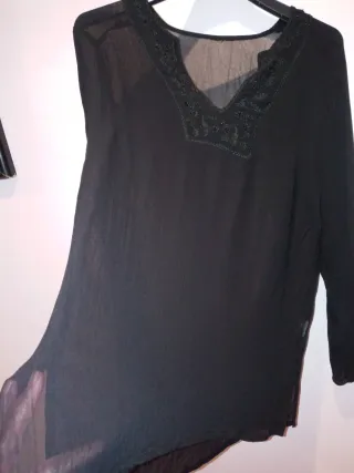 Blusa fiesta negra bordada