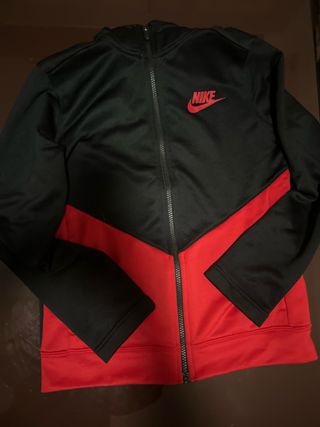 Conjunto Deportivo Nike Negro y Rojo