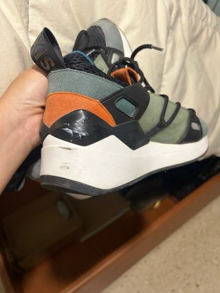 Zapatillas deportivas modernas