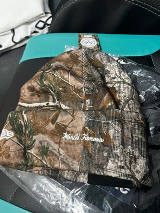 Gorro Supreme × New Era Box Logo Beanie