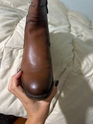 Botín tacón marrón