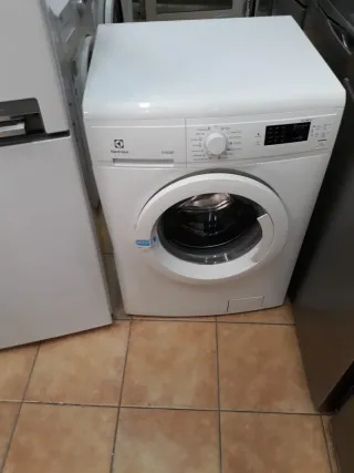 Nevera y Lavadora Blanca