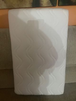 Minicuna bebé madera y tela rosa