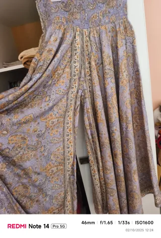 Falda de rayas blancas y azules