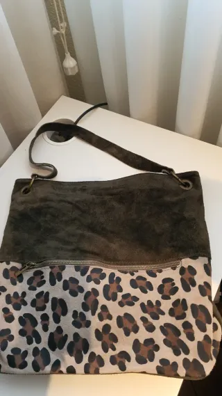 Bolso de piel estampado leopardo