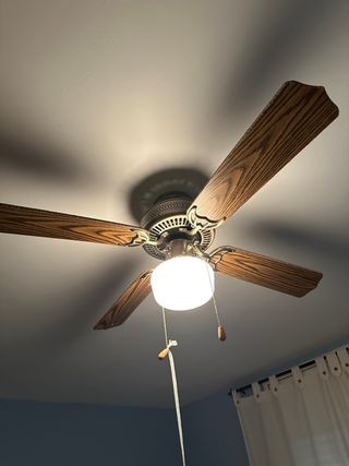 Ventilatore da soffitto in legno e metallo