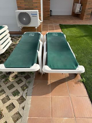 Due sdraio da giardino