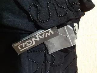 TOP "Wangli "Viscosa .Scollo a V Disegno con appli