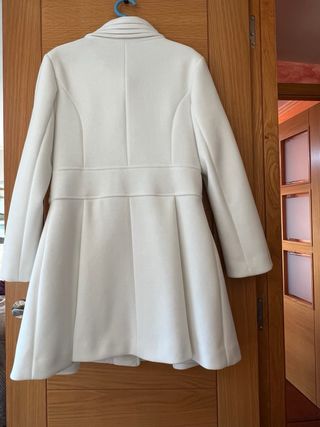 Abrigo blanco sin estrenar con etiqueta