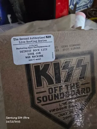 CD Kiss - Off The Board Live In Virginia Beach