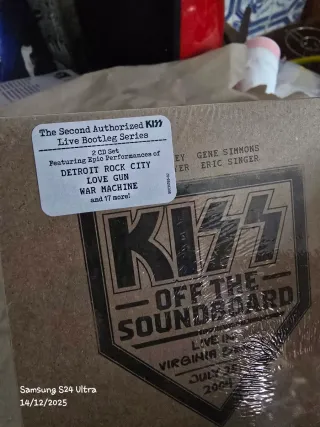 CD Kiss - Off The Board Live In Virginia Beach