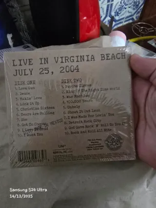 CD Kiss - Off The Board Live In Virginia Beach